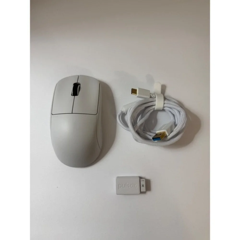 Pulsar X2 Wireless Gaming Mouse Symmetrical White 26K DPI PX201 Medium